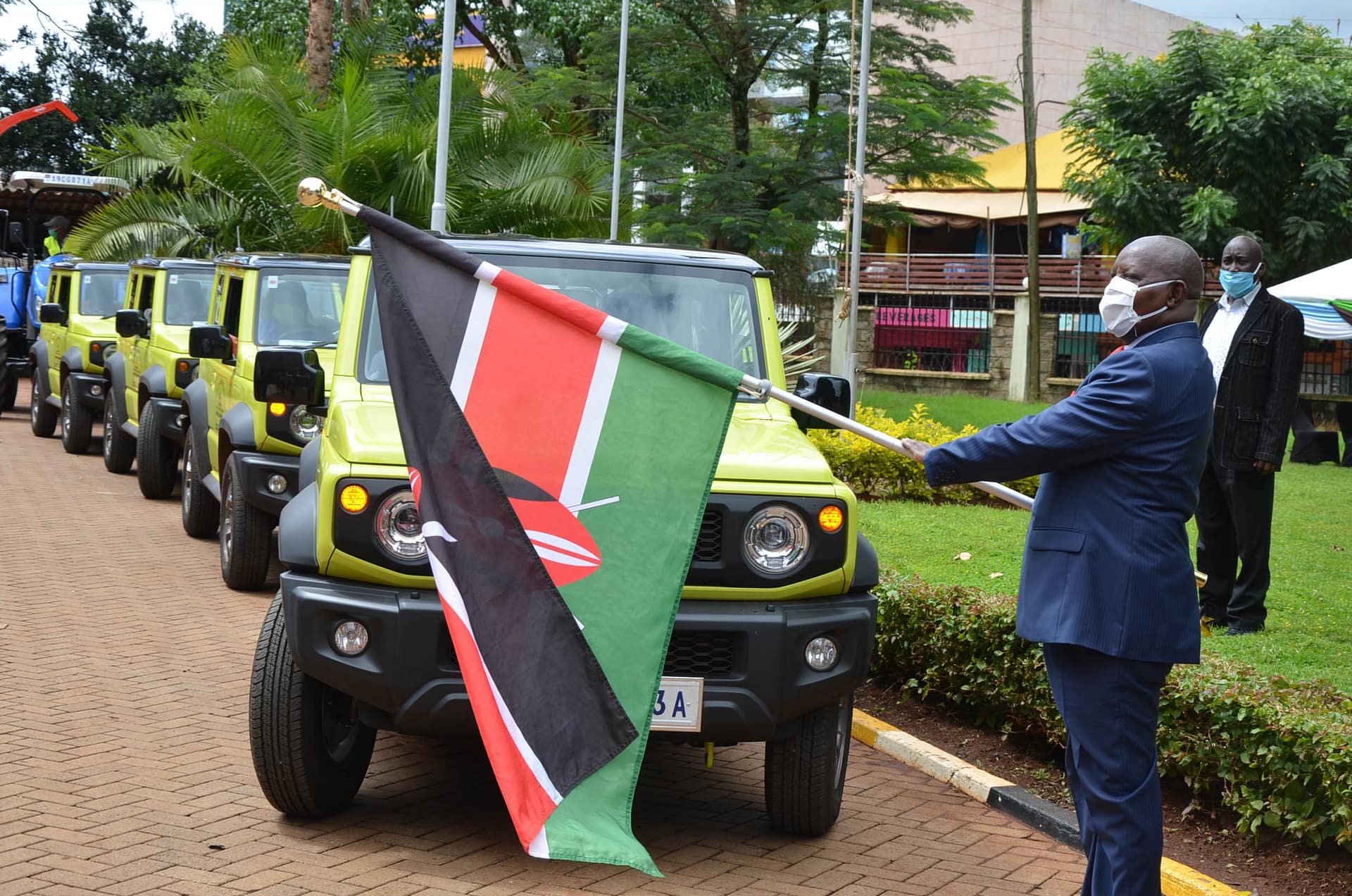 dairy-farmers-in-nyeri-county-receive-four-vehicles-for-artificial-insemination